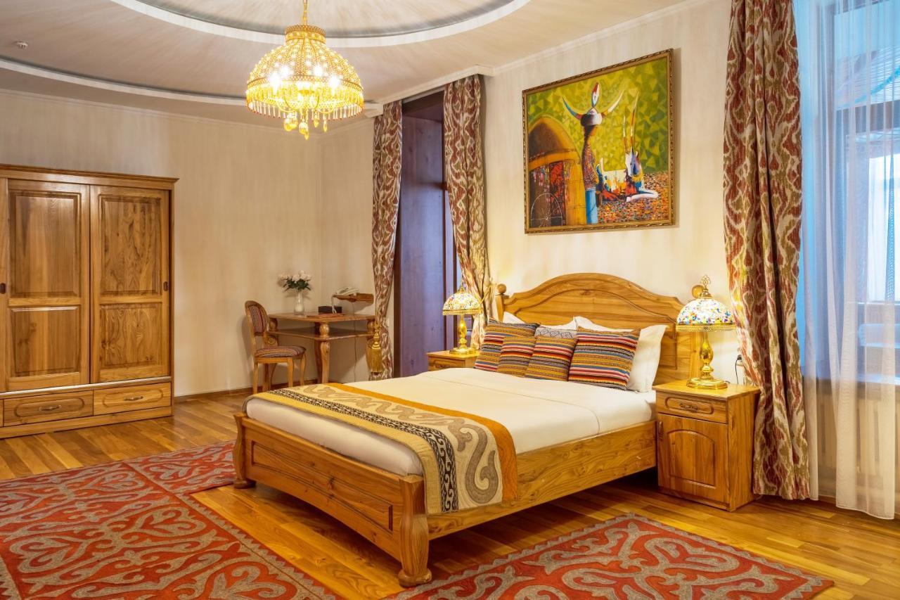 Navat Hotel Бішкек Екстер'єр фото